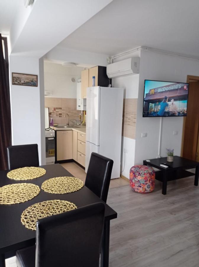 Apartament Lulu Mamaia Nord, 3 Minute De Plaja Navodari Exterior photo